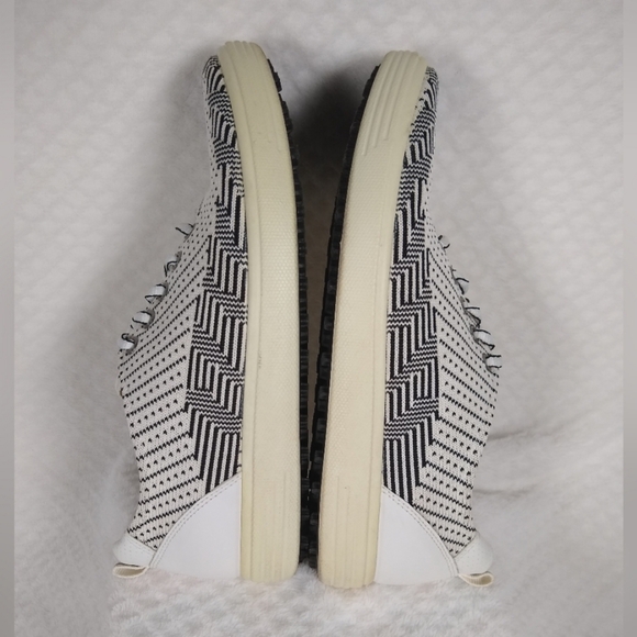 Women's Stylish Ecco Hydromax Hybrid Walking/Golf Shoes Spikeless Sz 40EU Blk/Wh - Picture 2 of 10